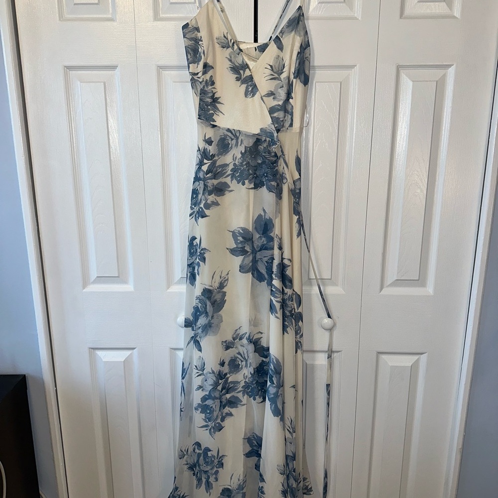 Elegant Blue Floral Maxi Dress